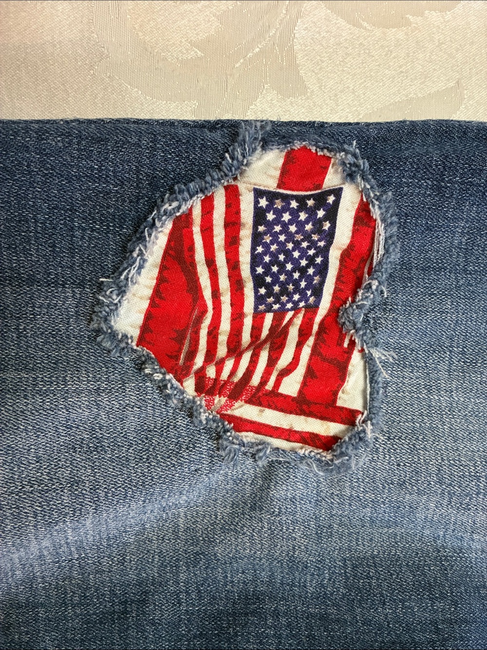 Women’s Seven7 Distressed USA Flag & Red Lace Patched Jeans, High Rise, Size 4 - Picture 15 of 16